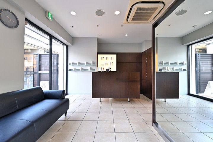 offer image 0